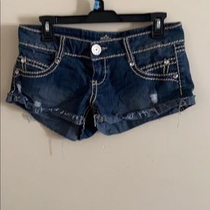 Women’s Short blue jean shorts with rhinestones